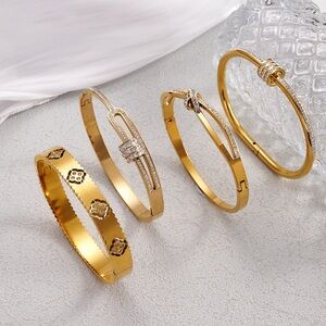 Gold-Tone Women's Bracelet Set - Elegant Sparkle